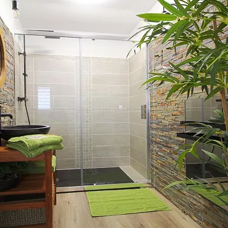 Apartment L'evasion Lourdaise Terrasse Centre Parking Wifi